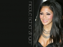 تصویر عکس : نیکل اسکرزینگر - گروه دالز    Nicole-Scherzinger   سایت پاکزادیان دات کام  www.pakzadian.com  