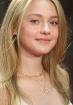 تصویر عکس : داکوتا فانینگ   Dakota fanning-   سایت  پاکزادیان دات کام  www.pakzadian.com  